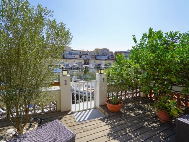 Apartamento de 2 habitaciones en Empuriabrava, Castelló d'Empúries en venta - 295.000 € (Ref: 9986534)