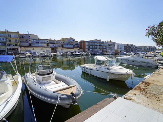 Apartamento de 2 habitaciones en Empuriabrava, Castelló d'Empúries en venta - 295.000 € (Ref: 9986534)