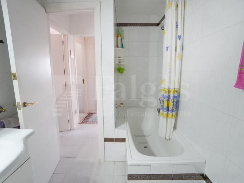 Piso de 2 habitaciones en Roses en venta con garaje - 280.000 € (Ref: 9994217)