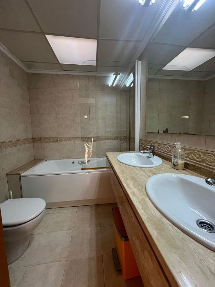 5 soveværelse Byhus til salg i Almeria by med garage - € 490.000 (Ref: 9227457)