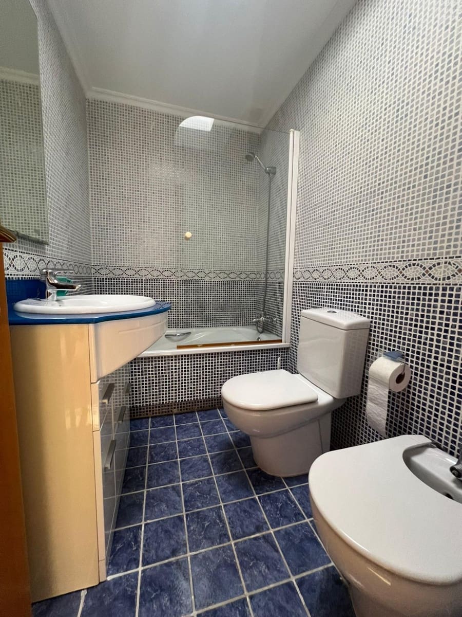 5 soveværelse Byhus til salg i Almeria by med garage - € 490.000 (Ref: 9227457)