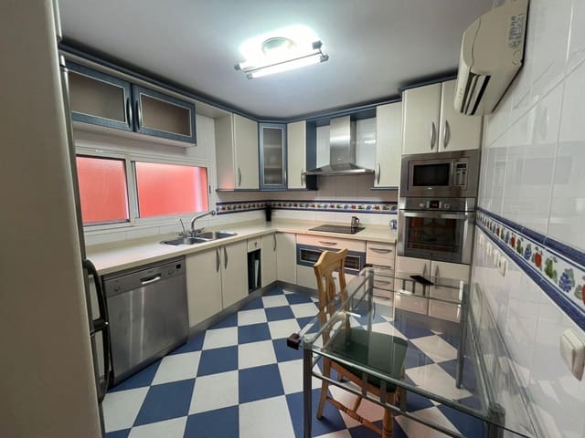 5 quarto Casa em Banda para venda em Almeria cidade com garagem - 490 000 € (Ref: 9227457)