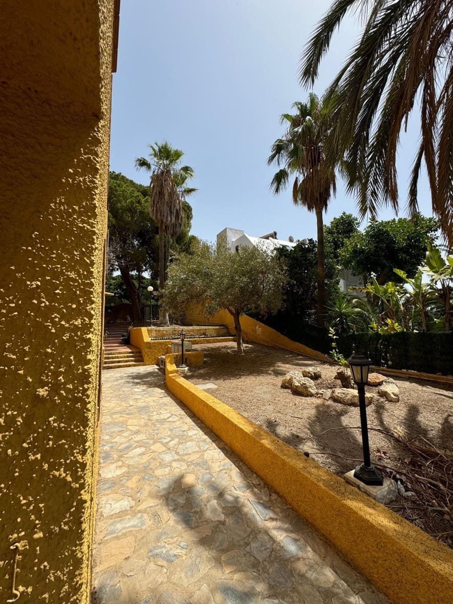 4 chambre Villa/Maison à vendre à Aguadulce (Almeria) avec piscine garage - 825 000 € (Ref: 9227458)