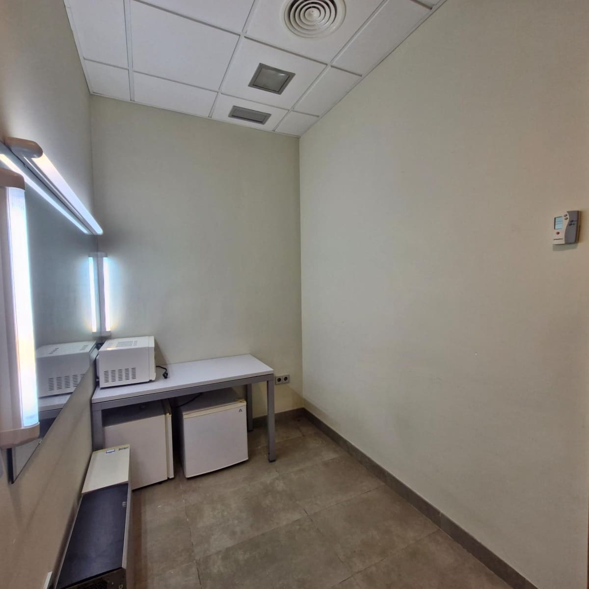 Yritys myytävänä paikassa Roquetas de Mar mukana 
autotalli - 320 000 € (Ref: 9227461)