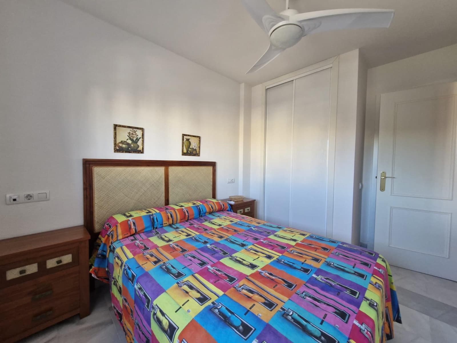 3 soverom Leilighet til leie i Roquetas de Mar med svømmebasseng garasje - € 800 (Ref: 9362435)