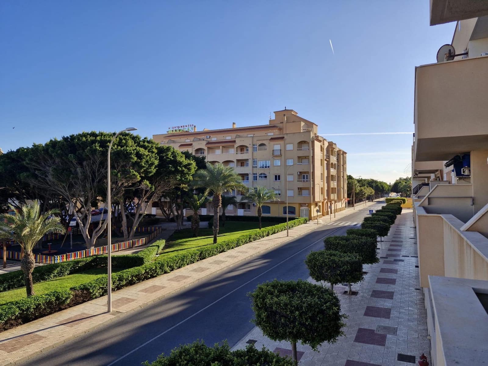 3 soverom Leilighet til leie i Roquetas de Mar med svømmebasseng garasje - € 800 (Ref: 9362435)