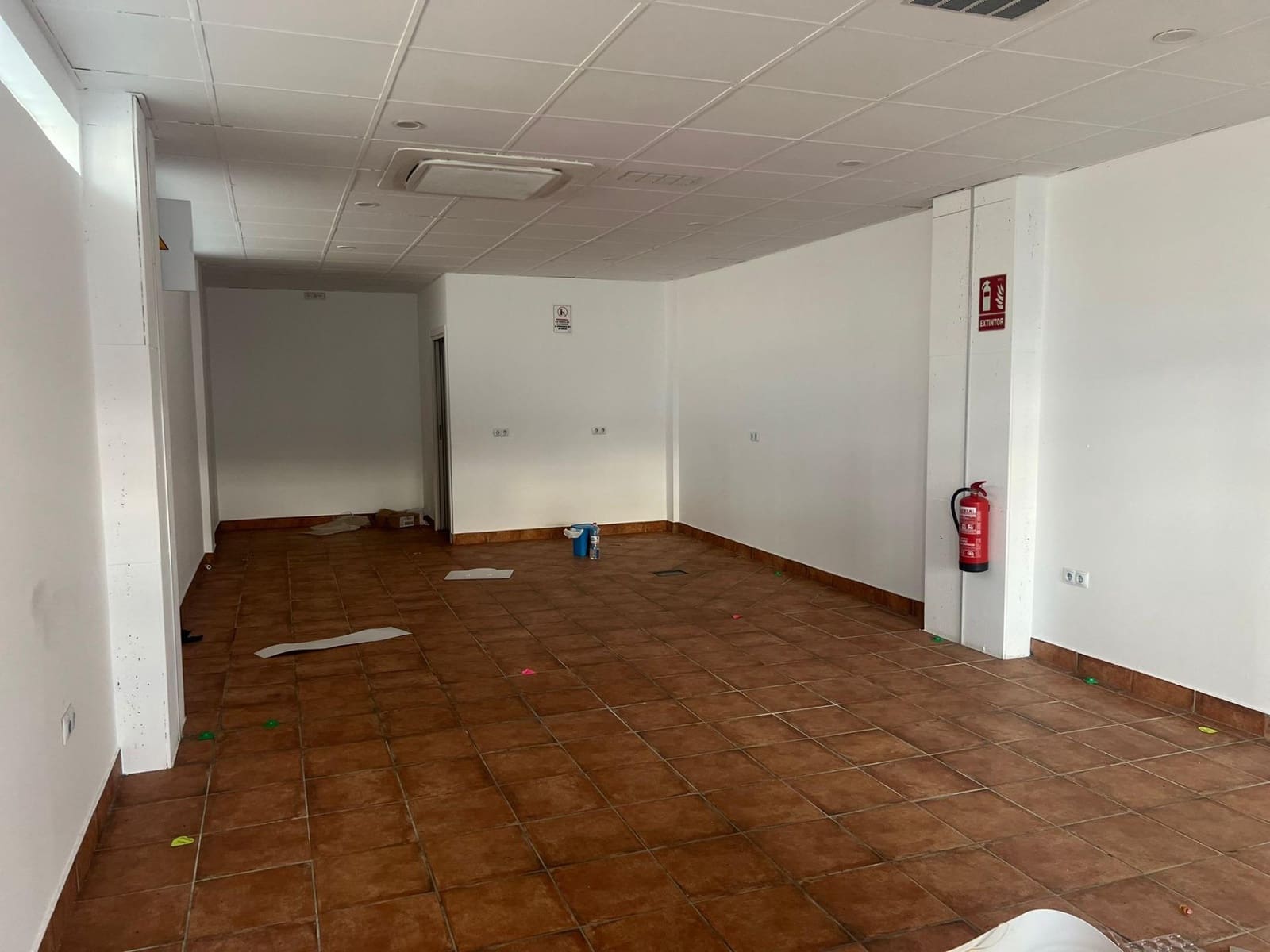 Local Comercial en Aguadulce (Almeria) en alquiler - 500 € (Ref: 9403495)