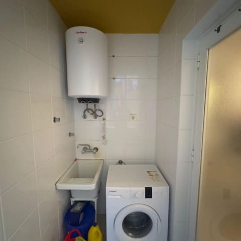 2 slaapkamer Flat te koop in Roquetas de Mar met zwembad garage - € 175.000 (Ref: 9414215)