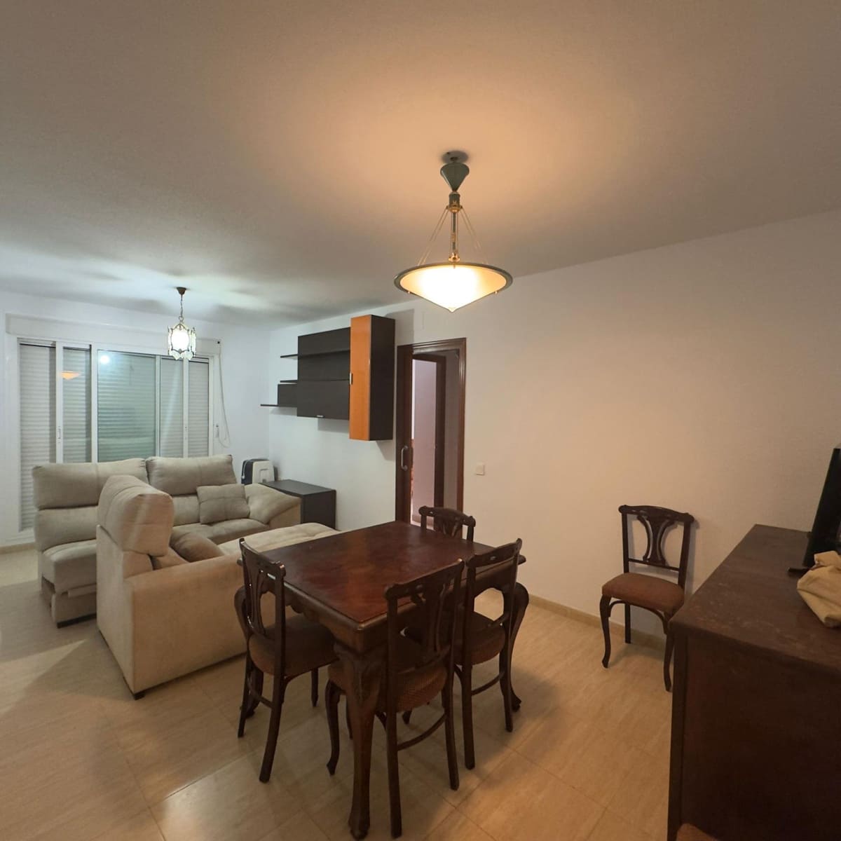 2 slaapkamer Flat te koop in Roquetas de Mar met zwembad garage - € 175.000 (Ref: 9414215)