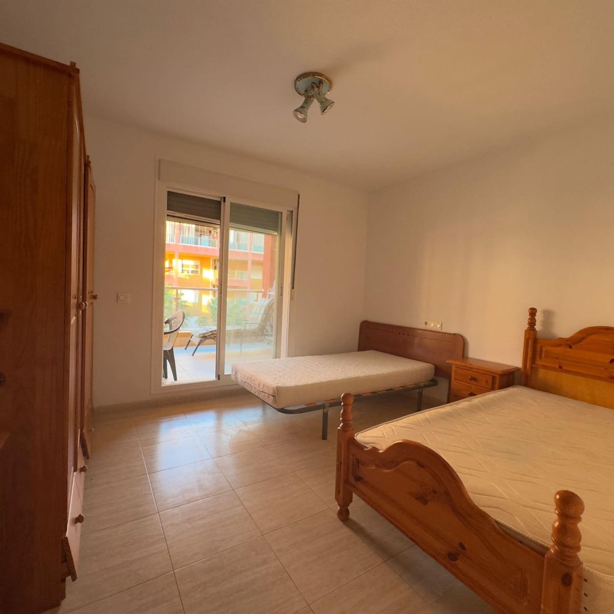 2 slaapkamer Flat te koop in Roquetas de Mar met zwembad garage - € 175.000 (Ref: 9414215)