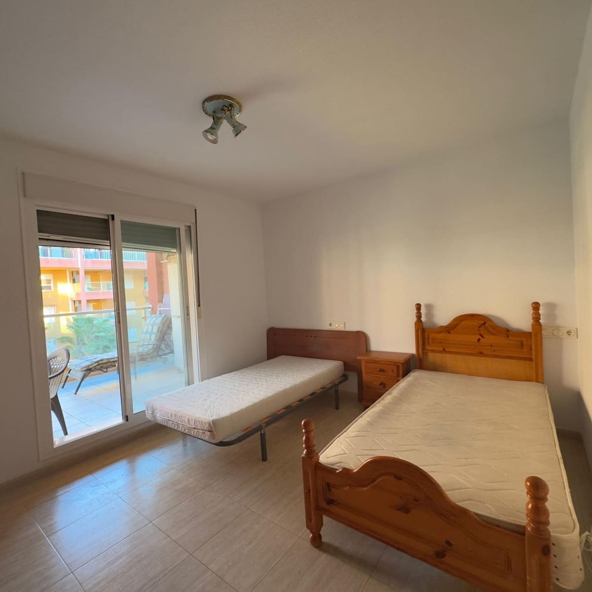 2 slaapkamer Flat te koop in Roquetas de Mar met zwembad garage - € 175.000 (Ref: 9414215)