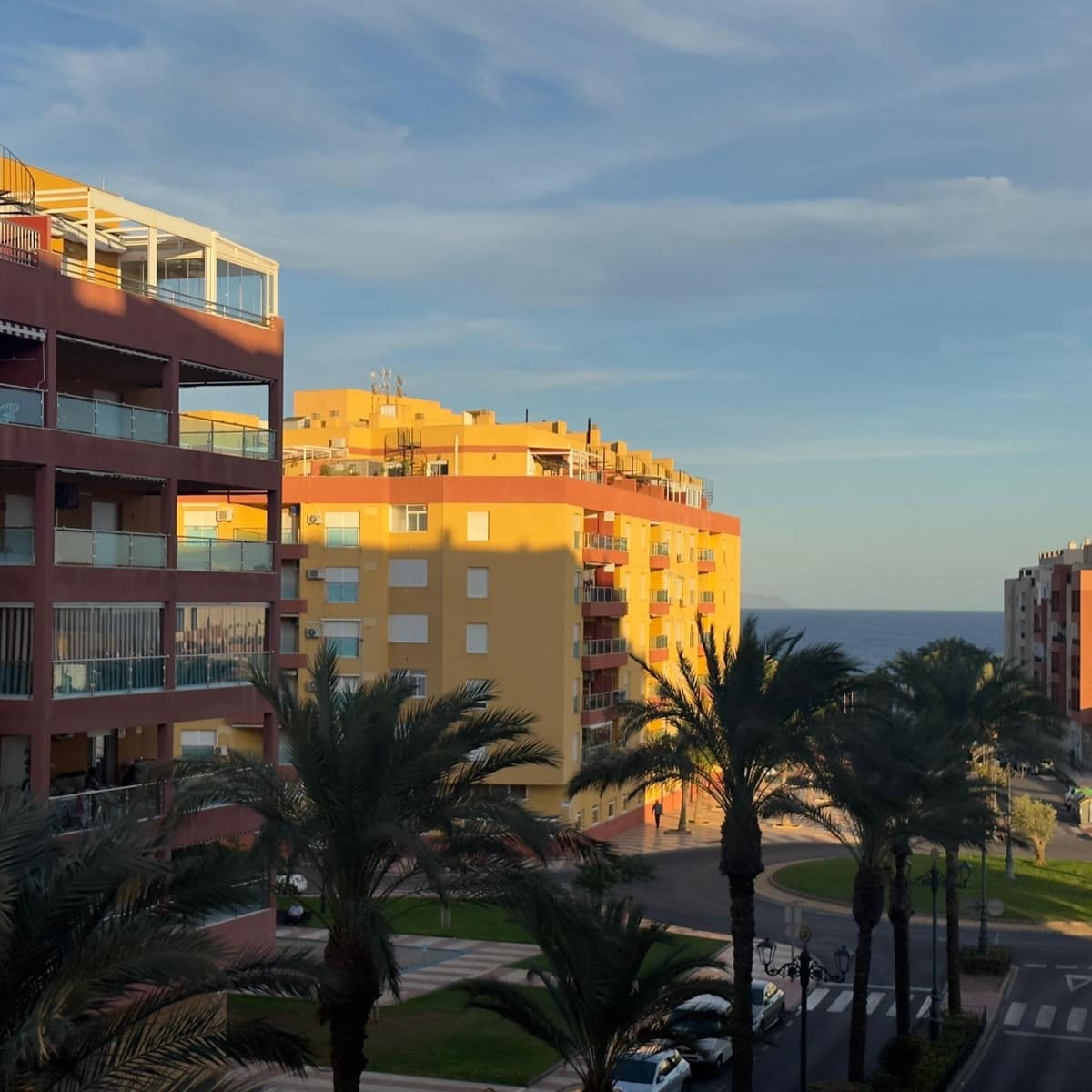 2 slaapkamer Flat te koop in Roquetas de Mar met zwembad garage - € 175.000 (Ref: 9414215)