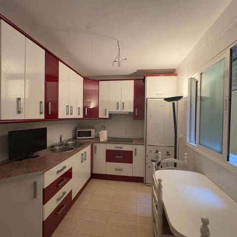 2 slaapkamer Flat te koop in Roquetas de Mar met zwembad garage - € 175.000 (Ref: 9414215)