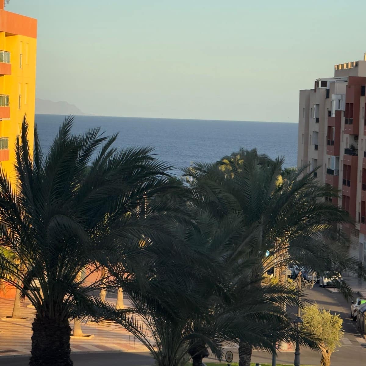 2 slaapkamer Flat te koop in Roquetas de Mar met zwembad garage - € 175.000 (Ref: 9414215)