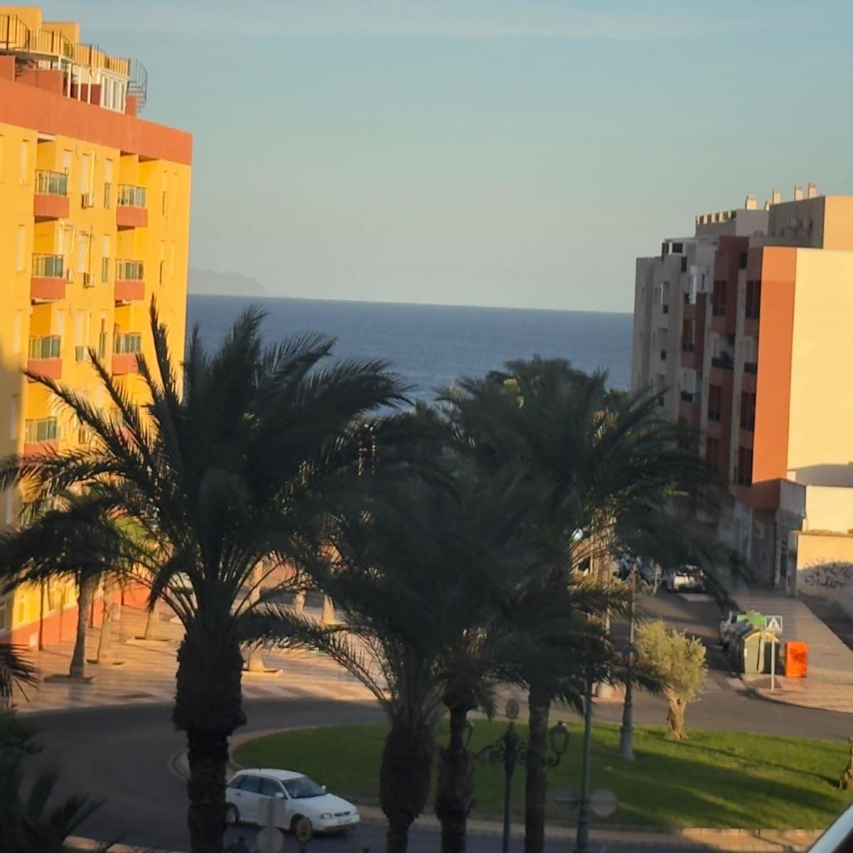 2 slaapkamer Flat te koop in Roquetas de Mar met zwembad garage - € 175.000 (Ref: 9414215)