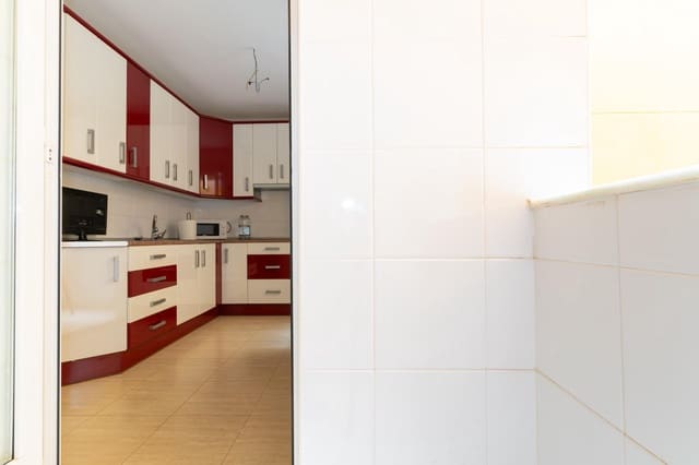 2 soverom Leilighet til salgs i Roquetas de Mar med svømmebasseng garasje - € 175 000 (Ref: 9414215)