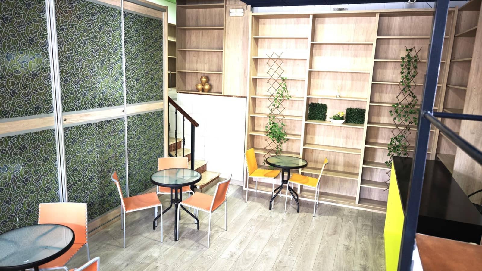 Commercial for sale in Cabra - € 110,000 (Ref: 9437533)