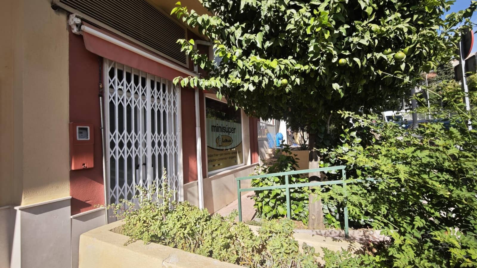 Commercial for sale in Cabra - € 110,000 (Ref: 9437533)