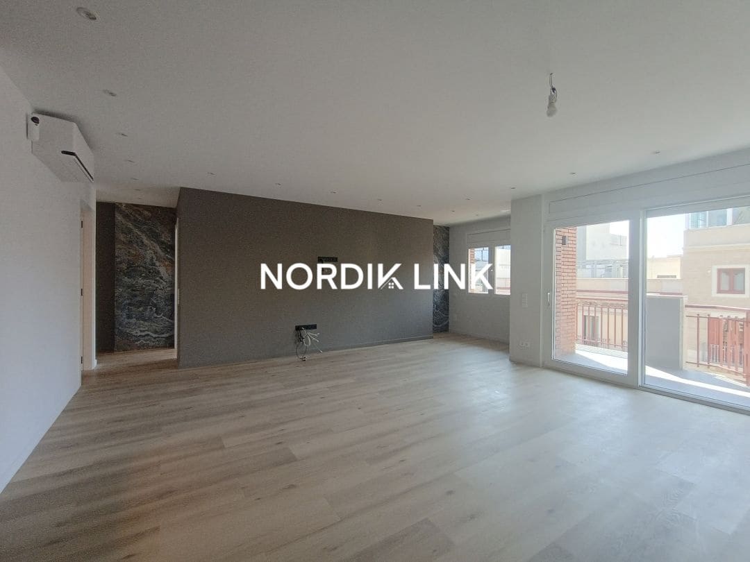 Piso de 3 habitaciones en Barcelona ciudad en venta - 1.100.000 € (Ref: 9562525)