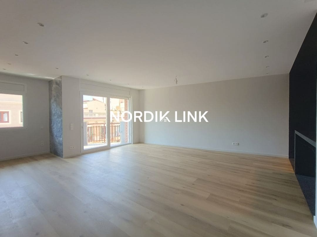 Piso de 3 habitaciones en Barcelona ciudad en venta - 1.100.000 € (Ref: 9562525)