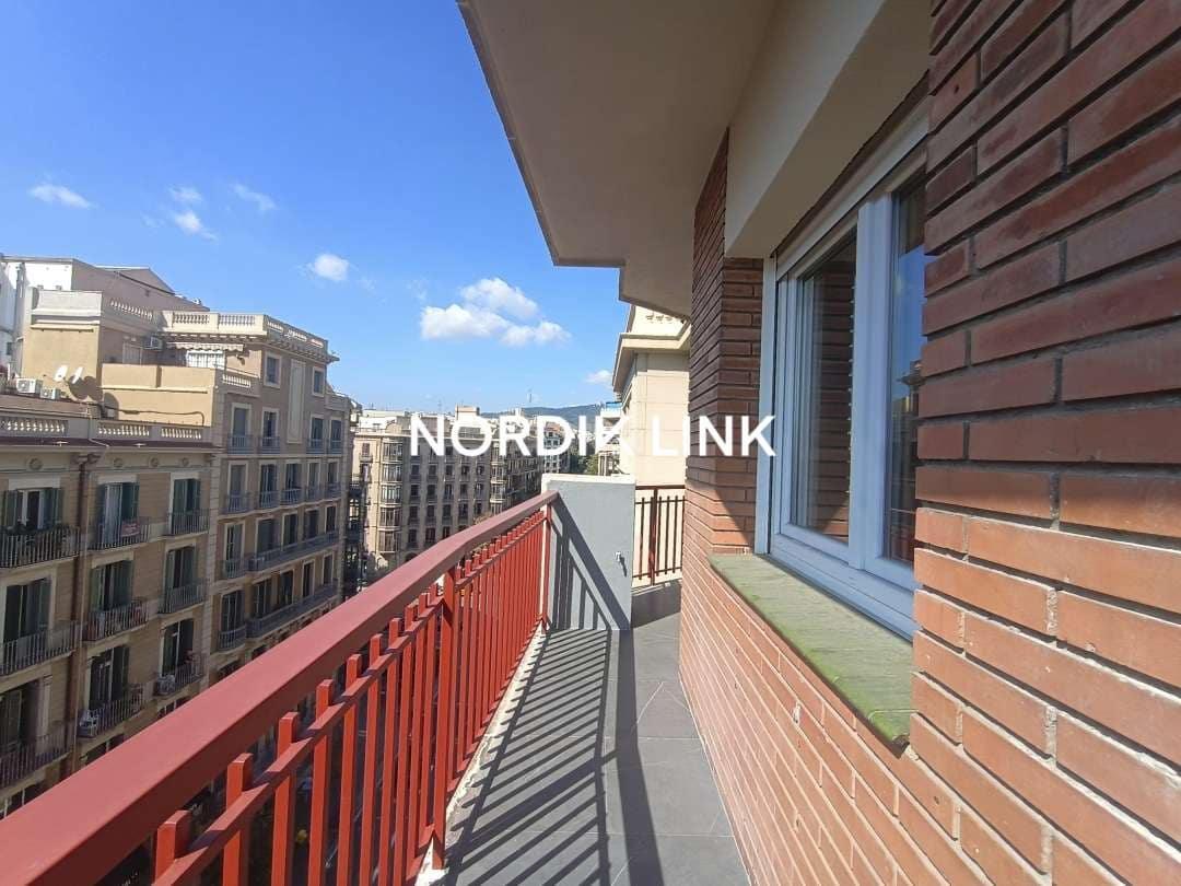 Piso de 3 habitaciones en Barcelona ciudad en venta - 1.100.000 € (Ref: 9562525)
