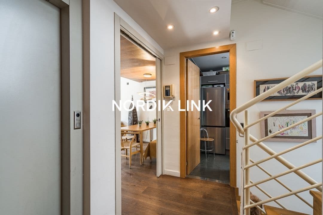 5 soveværelse Semi-Rækkehus til salg i Barcelona by - € 1.090.000 (Ref: 9562526)