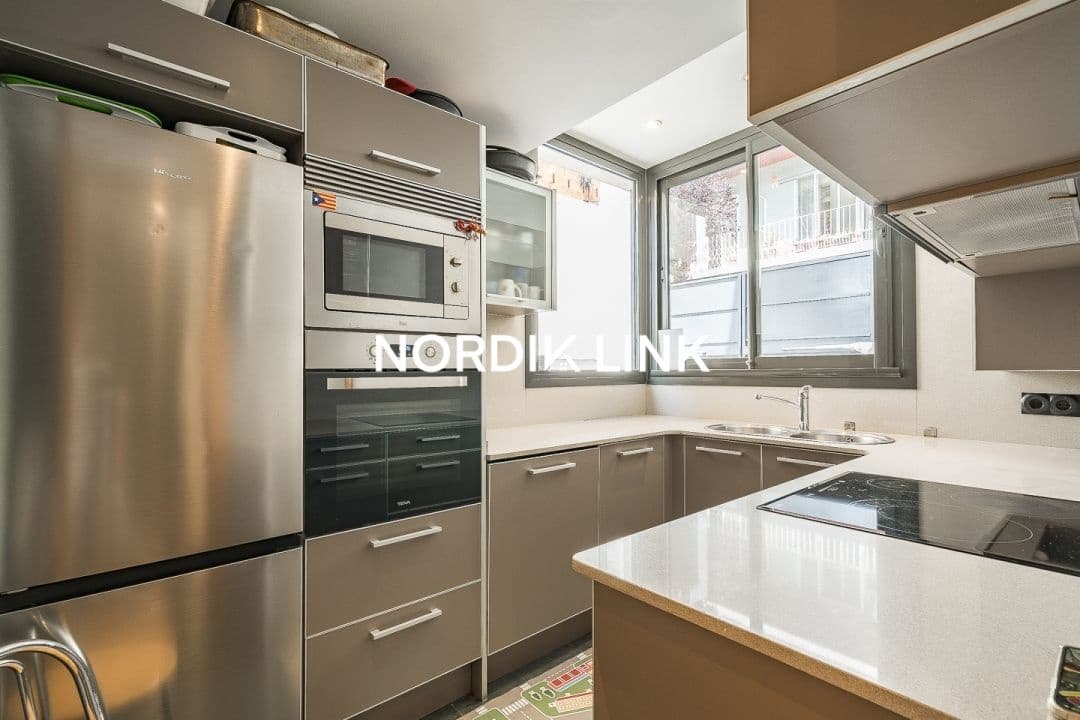 5 soveværelse Semi-Rækkehus til salg i Barcelona by - € 1.090.000 (Ref: 9562526)