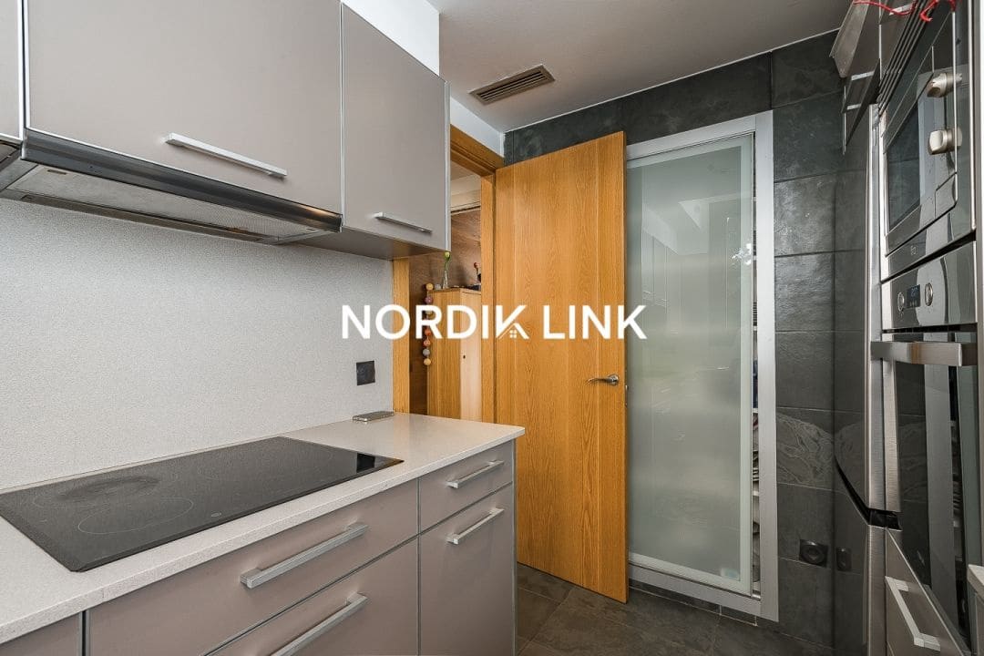 5 soveværelse Semi-Rækkehus til salg i Barcelona by - € 1.090.000 (Ref: 9562526)