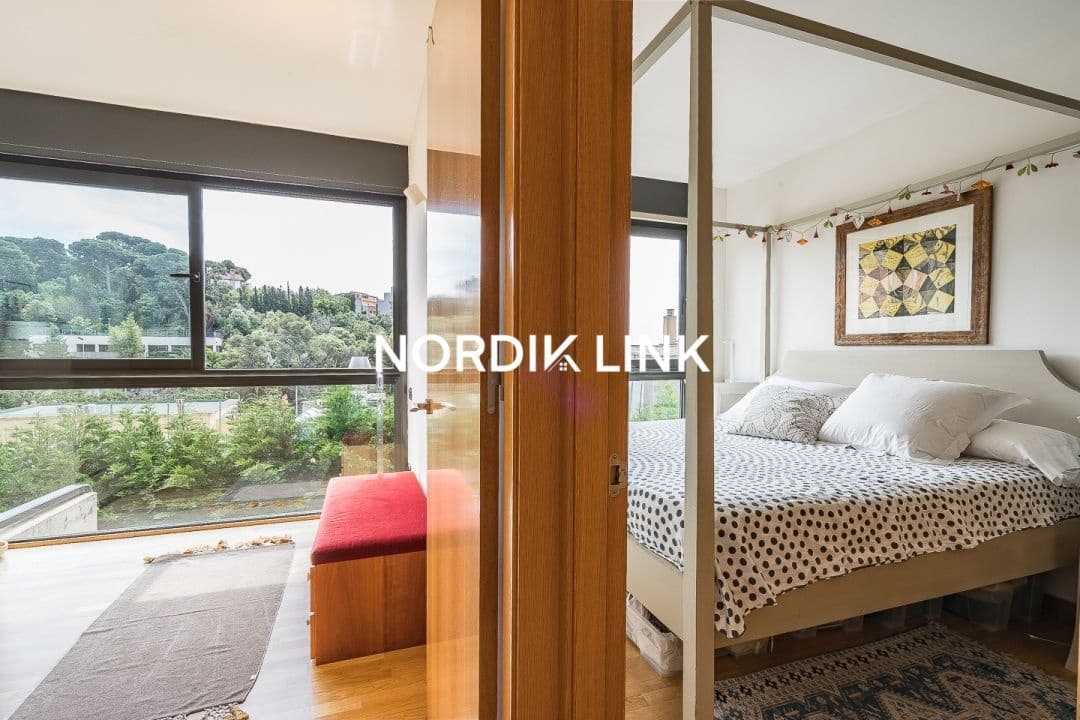 5 soveværelse Semi-Rækkehus til salg i Barcelona by - € 1.090.000 (Ref: 9562526)