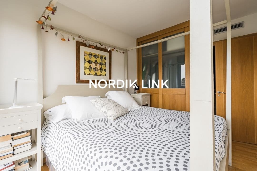 5 soveværelse Semi-Rækkehus til salg i Barcelona by - € 1.090.000 (Ref: 9562526)