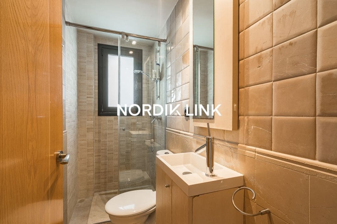 5 soveværelse Semi-Rækkehus til salg i Barcelona by - € 1.090.000 (Ref: 9562526)