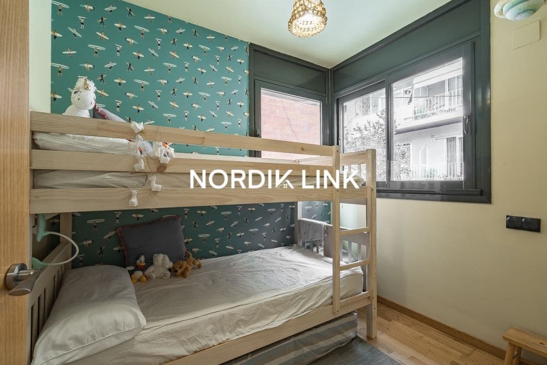 5 soveværelse Semi-Rækkehus til salg i Barcelona by - € 1.090.000 (Ref: 9562526)