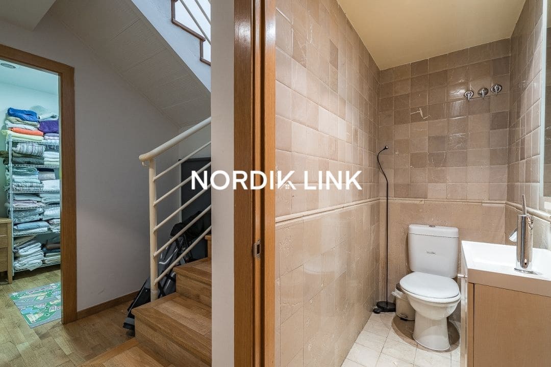 5 soveværelse Semi-Rækkehus til salg i Barcelona by - € 1.090.000 (Ref: 9562526)