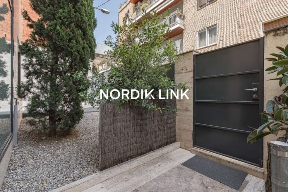 5 soveværelse Semi-Rækkehus til salg i Barcelona by - € 1.090.000 (Ref: 9562526)