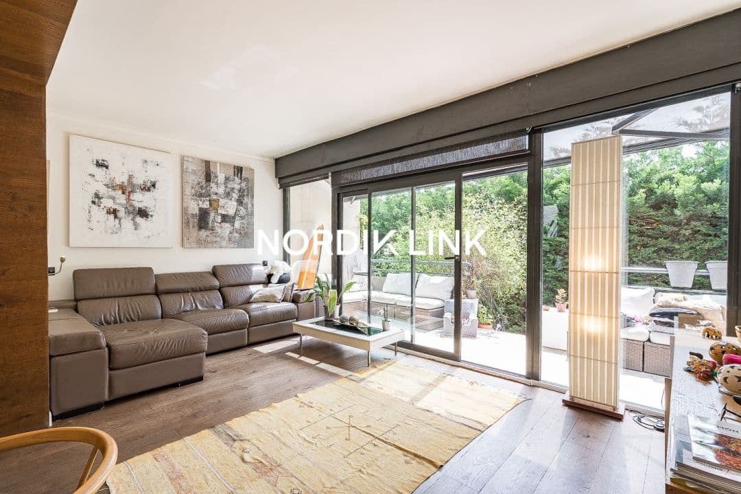 5 soveværelse Semi-Rækkehus til salg i Barcelona by - € 1.090.000 (Ref: 9562526)