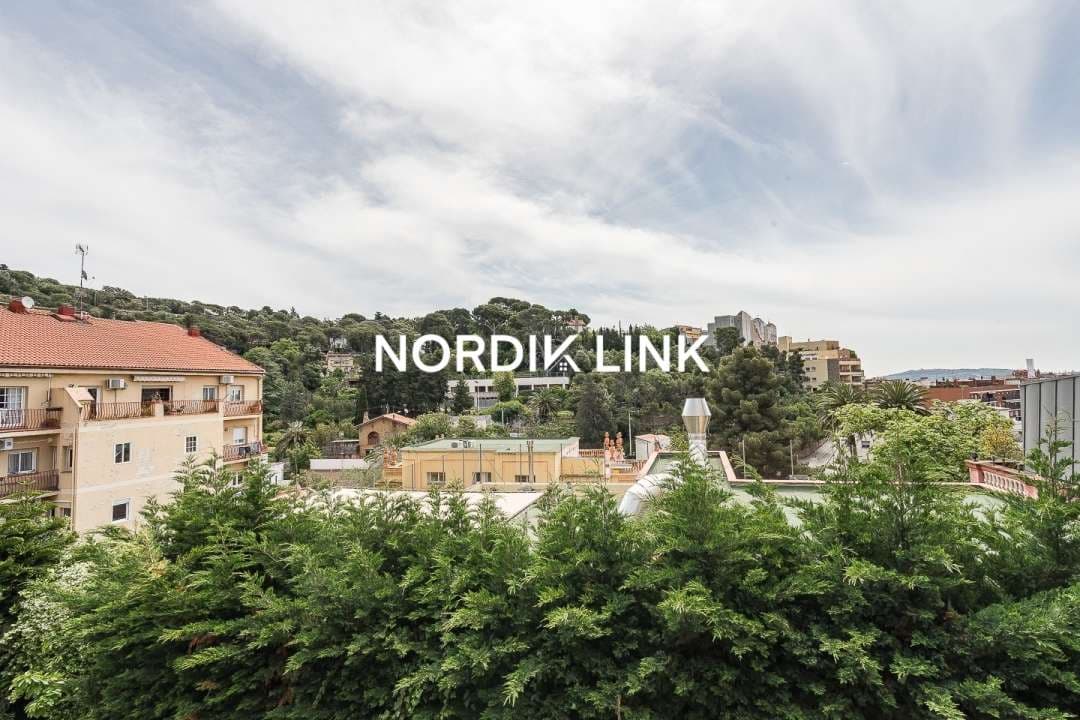 5 soveværelse Semi-Rækkehus til salg i Barcelona by - € 1.090.000 (Ref: 9562526)