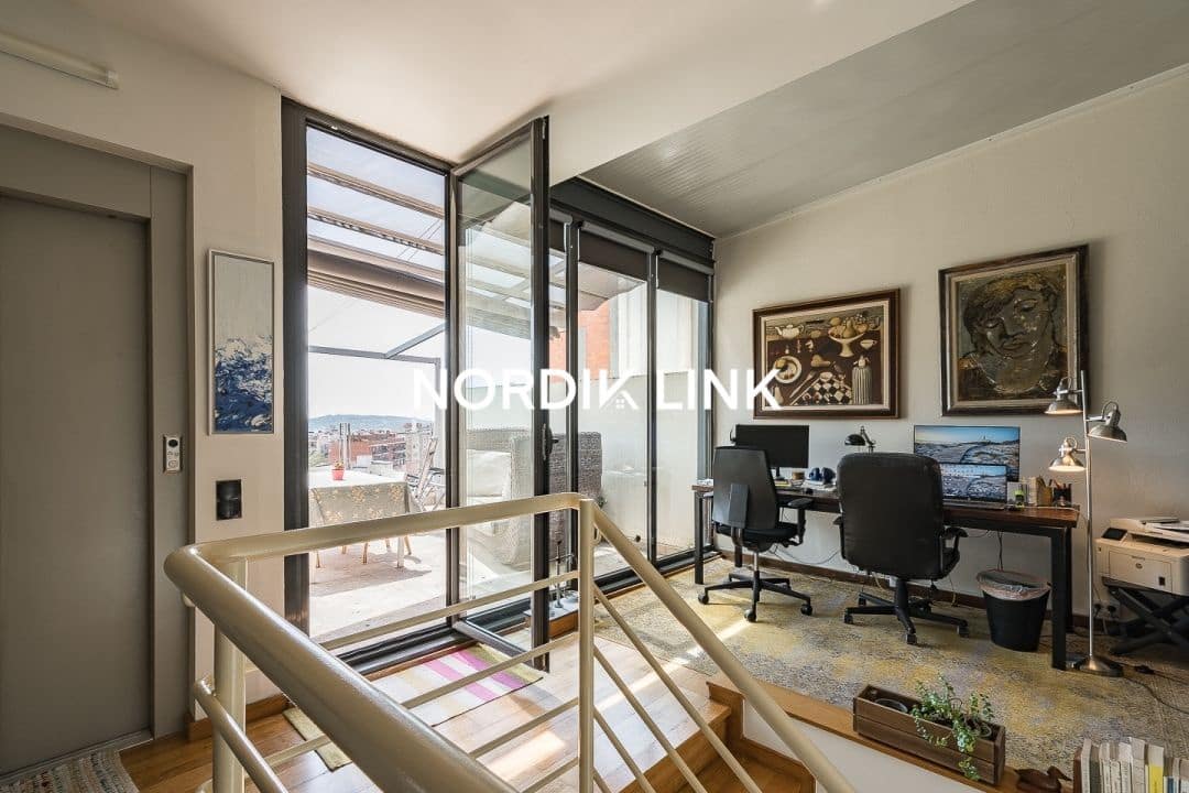 5 soveværelse Semi-Rækkehus til salg i Barcelona by - € 1.090.000 (Ref: 9562526)