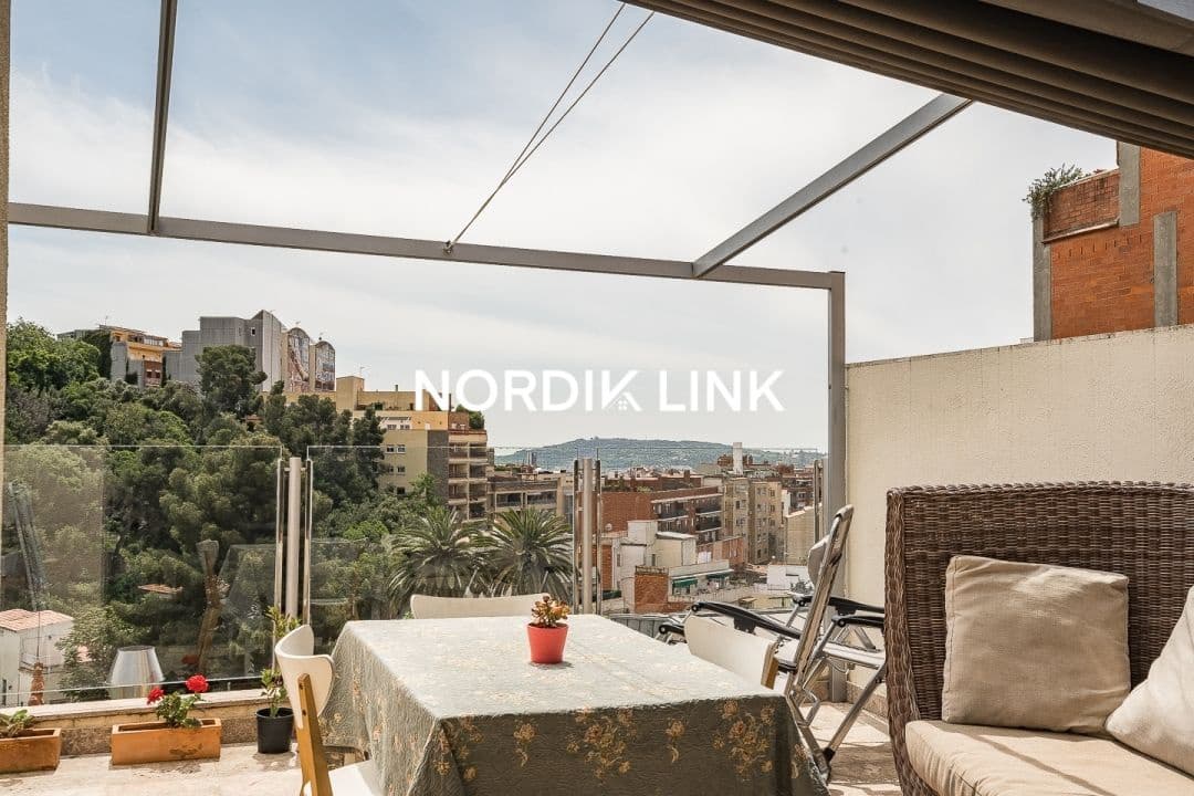 5 soveværelse Semi-Rækkehus til salg i Barcelona by - € 1.090.000 (Ref: 9562526)