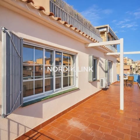 3 soveværelse Penthouse til salg i El Guinardó, Barcelona by - € 585.000 (Ref: 9562528)