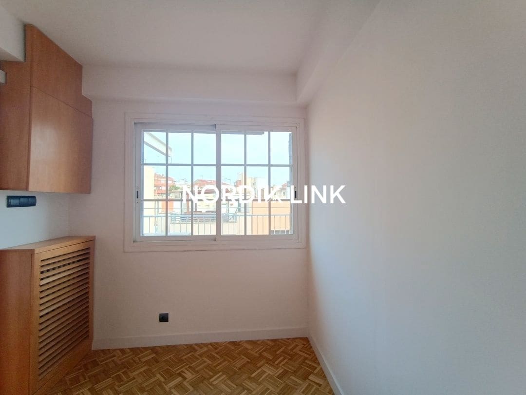 3 quarto Penthouse para venda em Barcelona cidade - 585 000 € (Ref: 9562528)