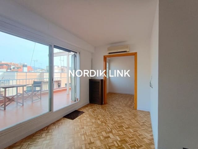 3 soveværelse Penthouse til salg i El Guinardó, Barcelona by - € 585.000 (Ref: 9562528)