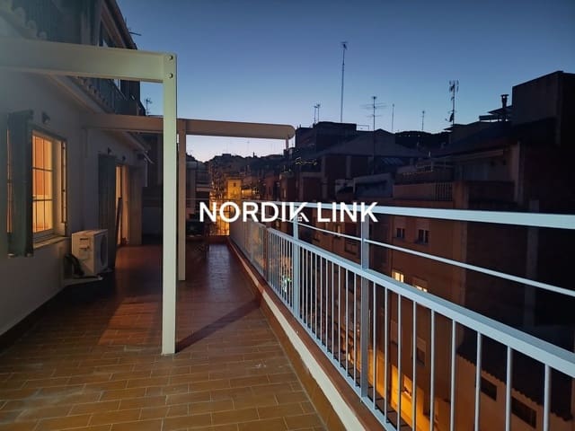 3 soveværelse Penthouse til salg i El Guinardó, Barcelona by - € 585.000 (Ref: 9562528)