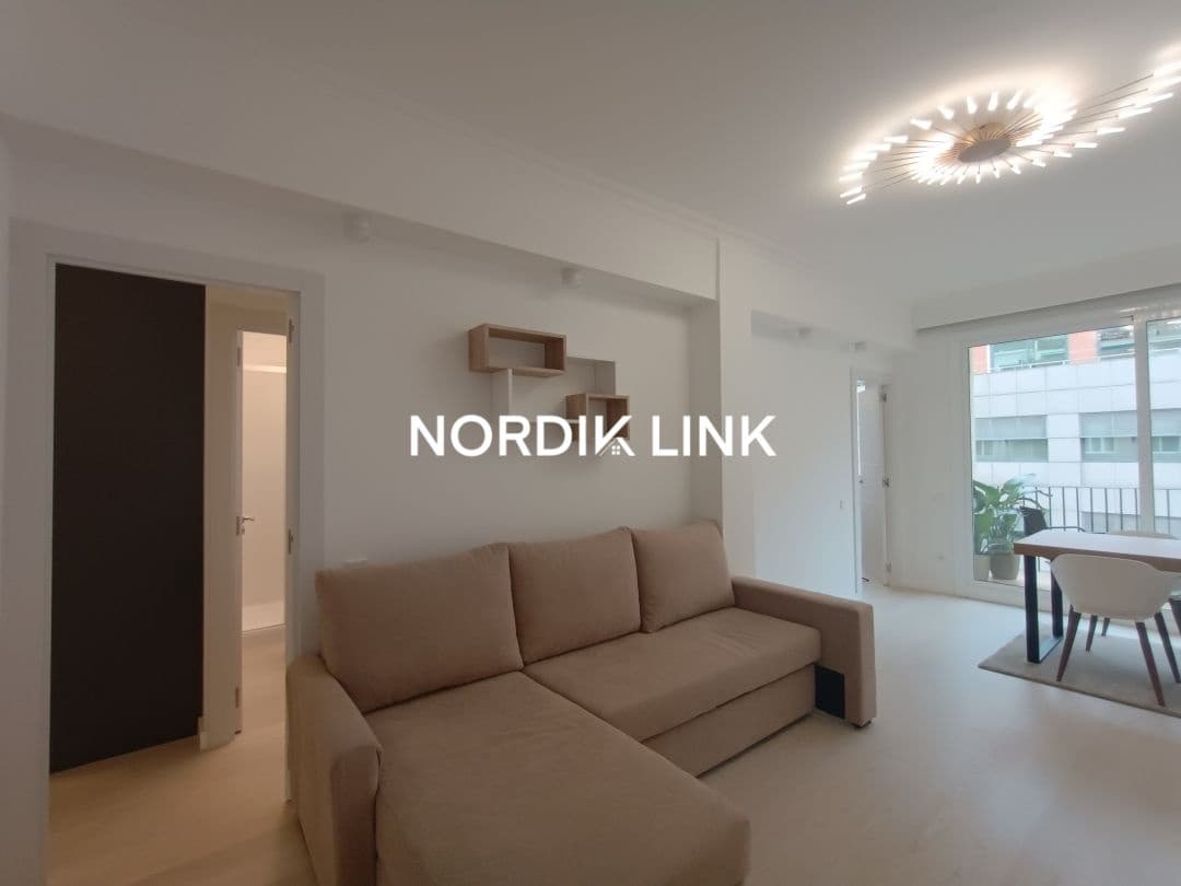 4 soveværelse Lejlighed til salg i Barcelona by - € 775.000 (Ref: 9562529)