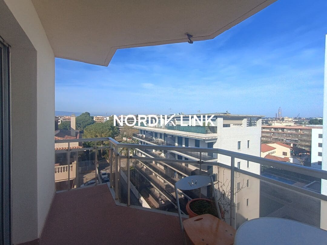 2 bedroom Flat for sale in Salou - € 235,000 (Ref: 9562530)
