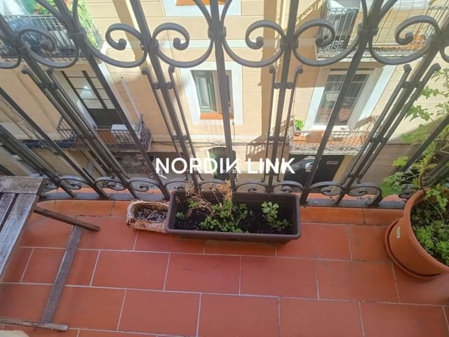 2 slaapkamer Flat te koop in La Vila de Gràcia, Barcelona stad - € 515.000 (Ref: 9562532)