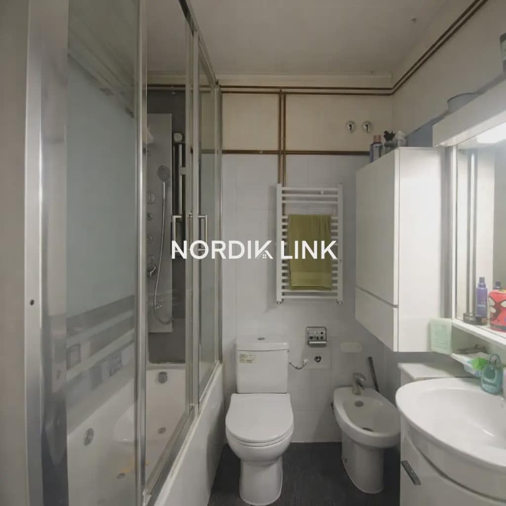 3 bedroom Flat for sale in Barcelona city - € 425,000 (Ref: 9562534)