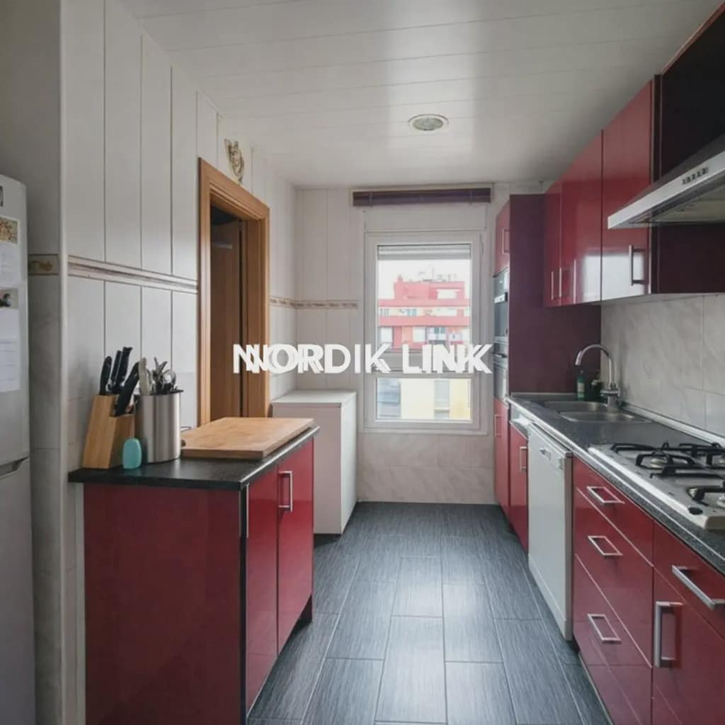 3 bedroom Flat for sale in Barcelona city - € 425,000 (Ref: 9562534)