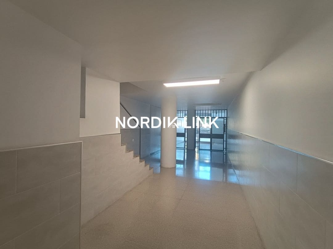 3 bedroom Flat for sale in Barcelona city - € 425,000 (Ref: 9562534)