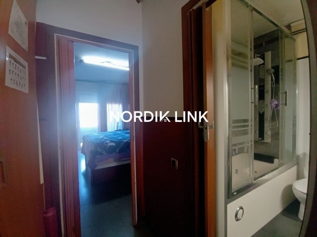 3 bedroom Flat for sale in Barcelona city - € 425,000 (Ref: 9562534)