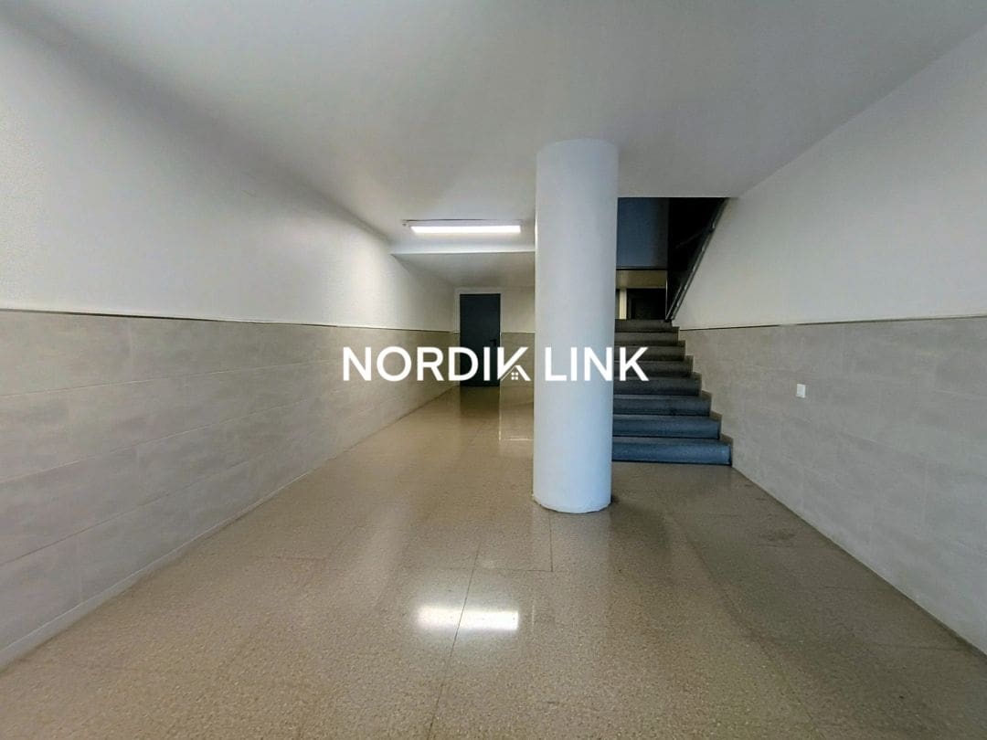 3 bedroom Flat for sale in Barcelona city - € 425,000 (Ref: 9562534)